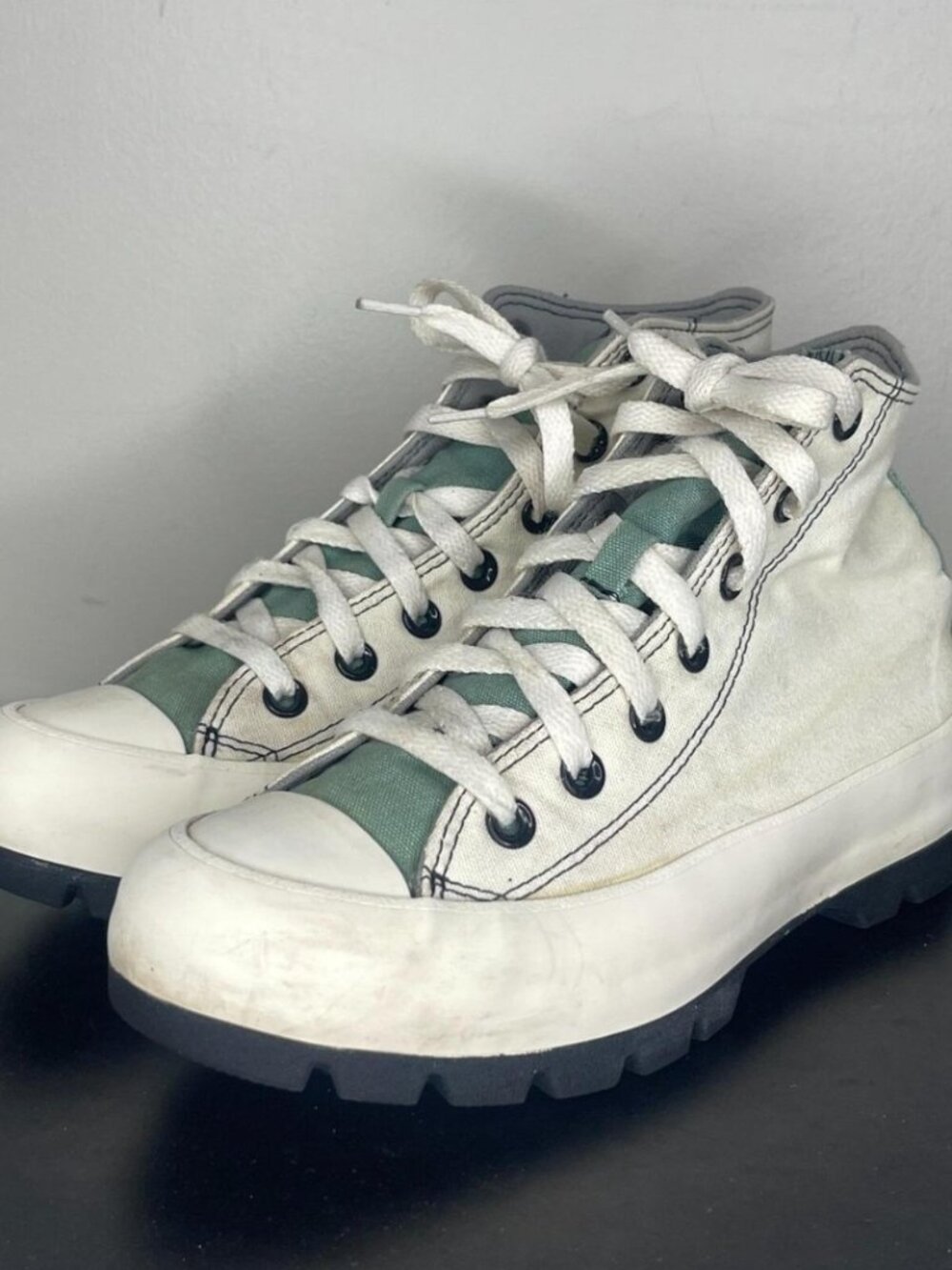 Converse Black, green, White High-Tops woman 8 with stains